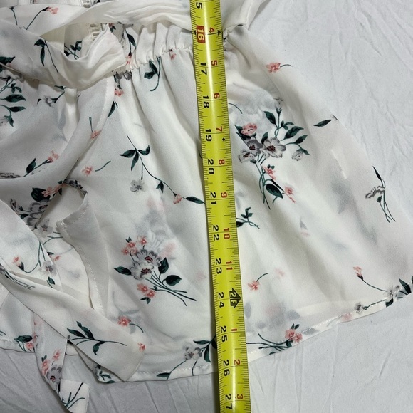 Sienna Sky white floral wrap waist V-neck blouse women’s size L - Picture 11 of 17